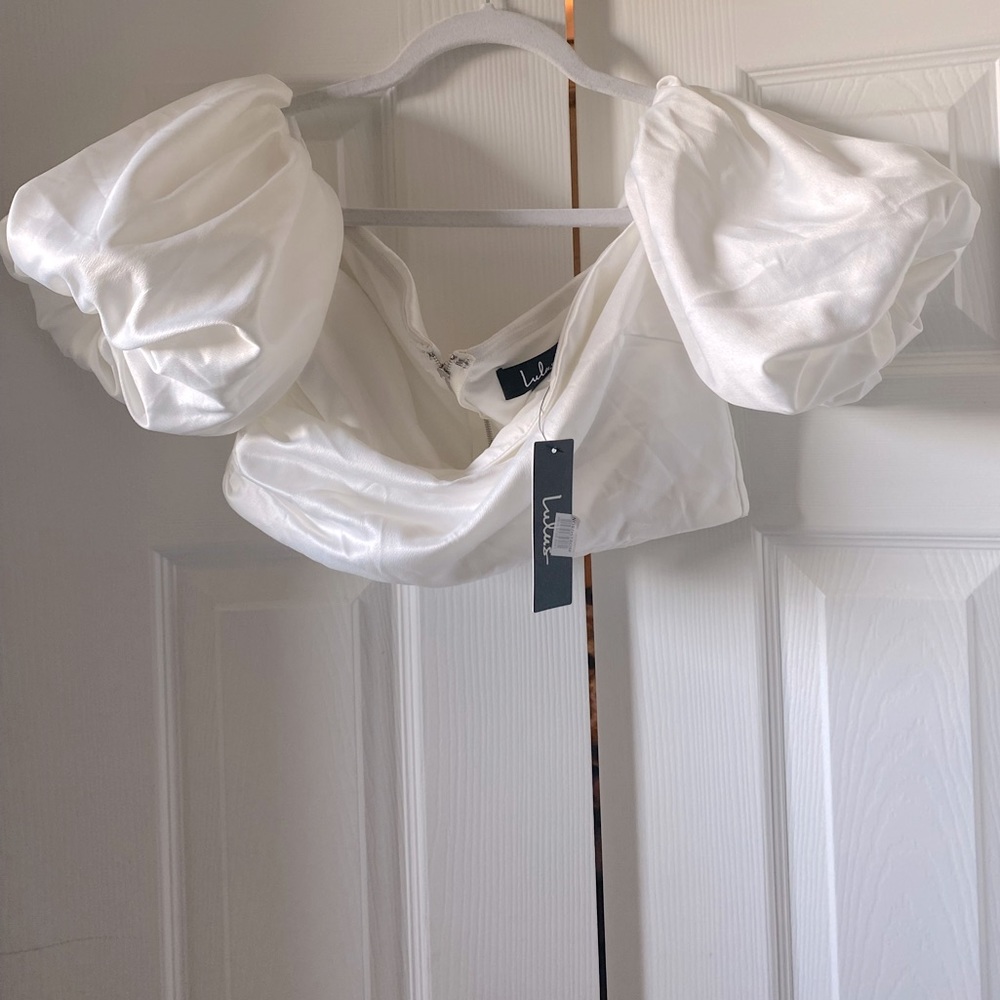 White Lulu’s crop top